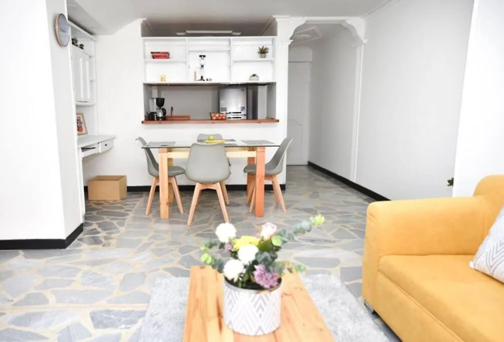 Apartamento Ambiente Familiar 112 Medellin Colombia
