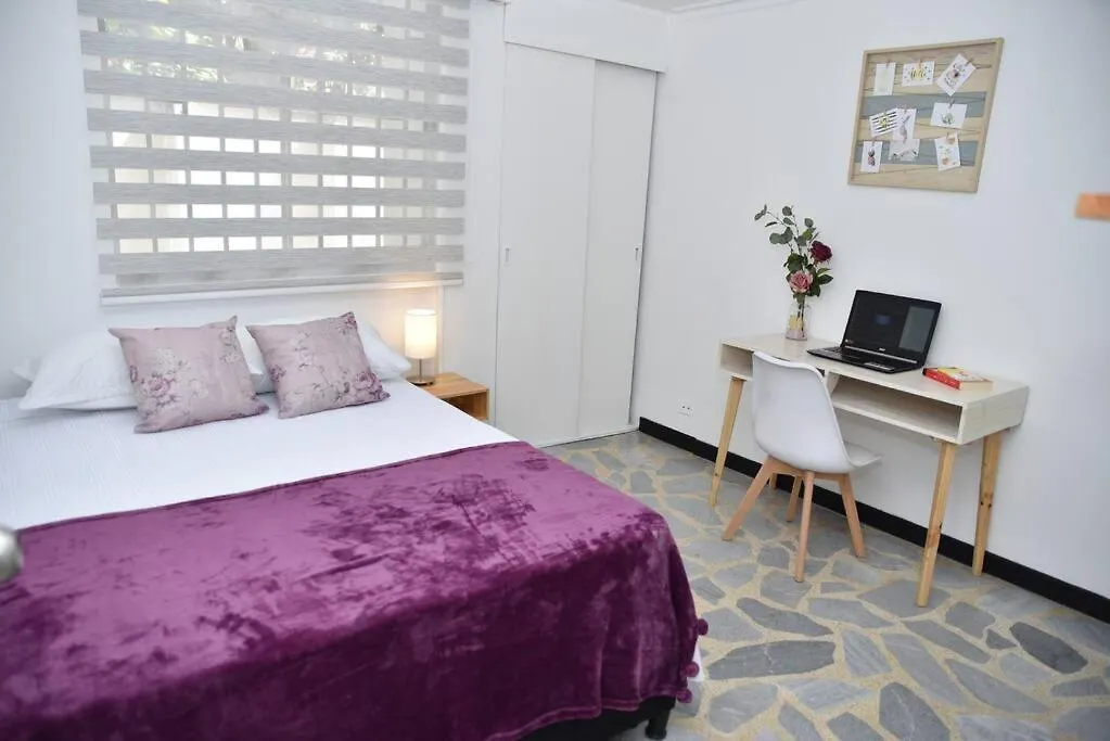 Apartamento Ambiente Familiar 112 Medellin 0*,