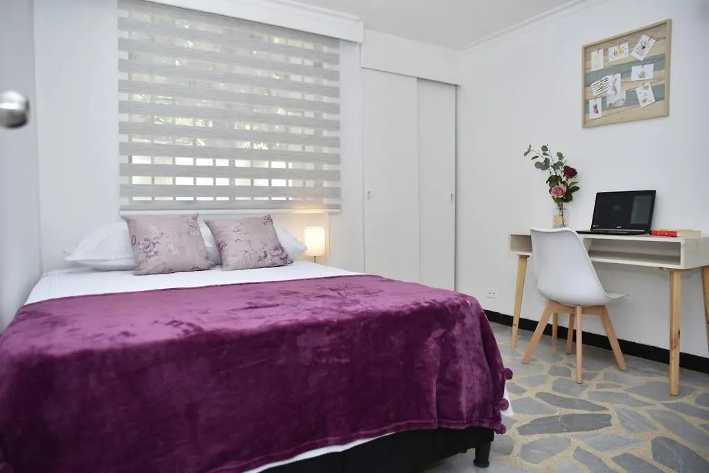Apartamento Ambiente Familiar 112 Medellin Apartment